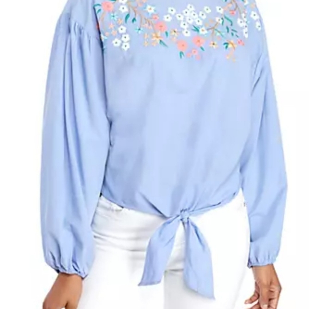 NWT Cupio Batwing Embroidered Top S